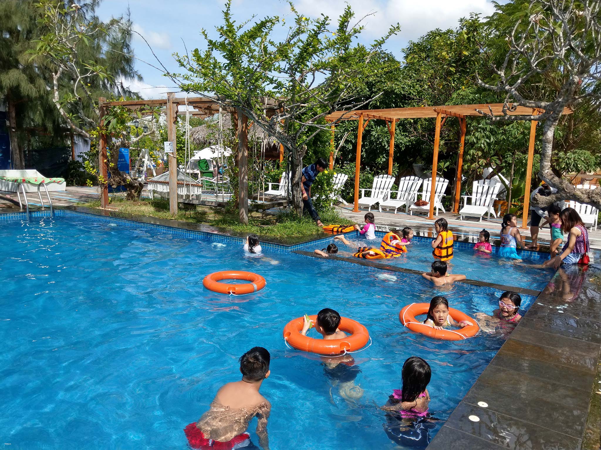 Đang tải IMAG0052.jpg…
