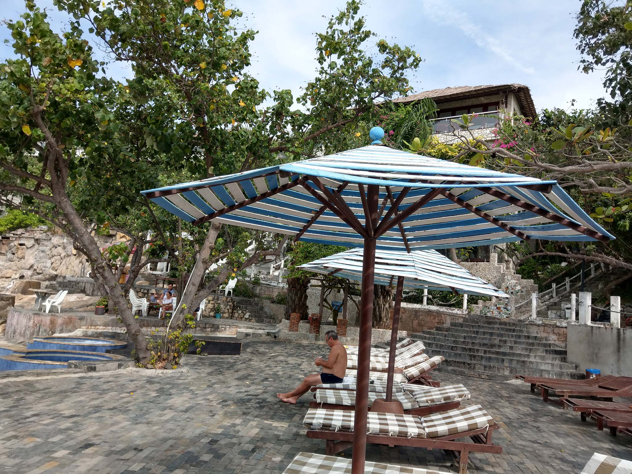 Đang tải IMAG0205.jpg…