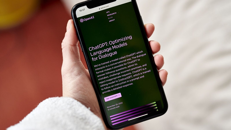 HÃY ĐẶT CÂU HỎI VỀ KẾT QUẢ CỦA CUỘC "COMBAT" GIỮA CHATGPT VÀ GOOGLE TRONG TƯƠNG LAI VÀ XEM XÉT BẢN CHẤT CỦA SỰ CẠNH TRANH GIỮA HAI CÔNG CỤ SIÊU VIỆT NÀY